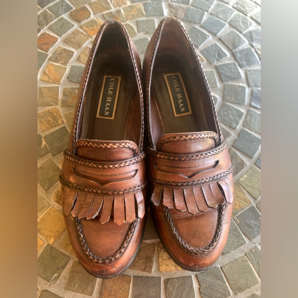 Cole Haan Brown Leather Loafers with fringe. Penny Loafers 8.5 M fits like 8.
